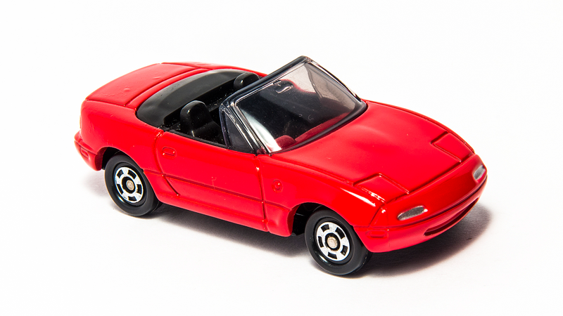 Illustration for article titled 25 years of this Happy Little Roadster